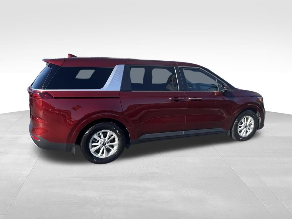 Used 2023 Kia Carnival LX image 6