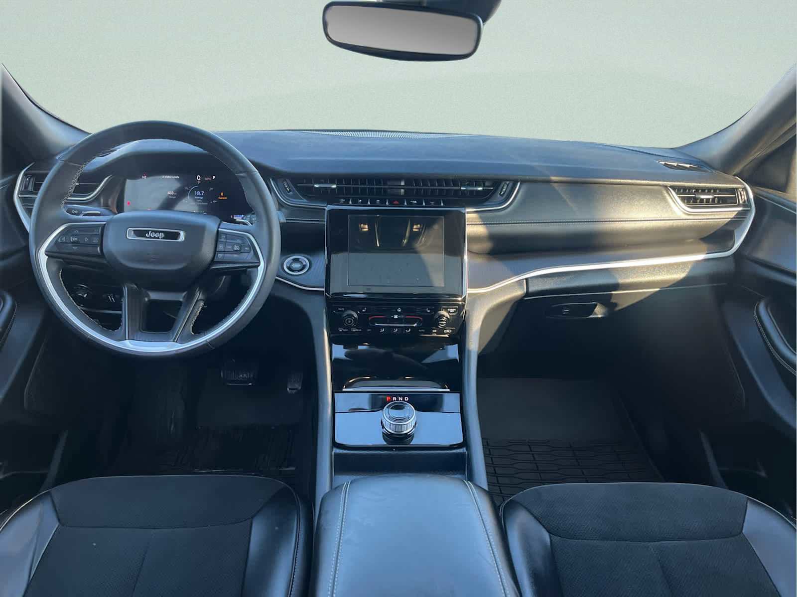 Used 2023 Jeep Grand Cherokee L Laredo image 28