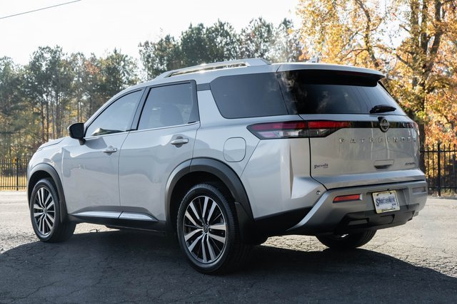 Used 2023 Nissan Pathfinder Platinum w/ Cargo Package image 9