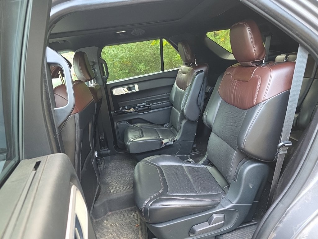 Used 2021 Ford Explorer Platinum w/ Equipment Group 601A AWD/4WD image 14