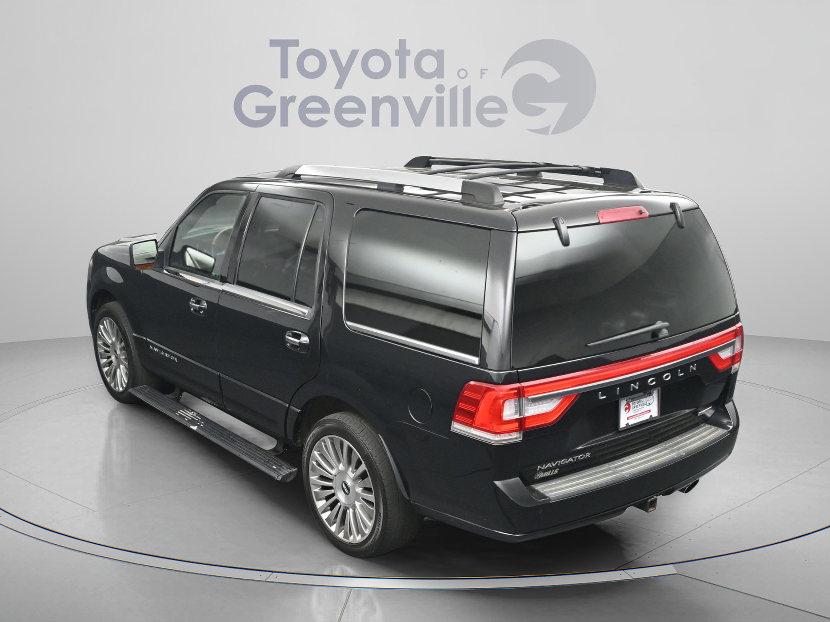 Used 2015 Lincoln Navigator 4WD image 8