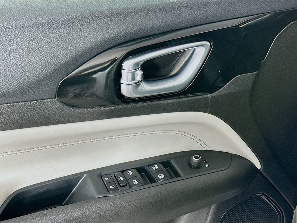 Used 2025 Jeep Compass Limited AWD/4WD image 26