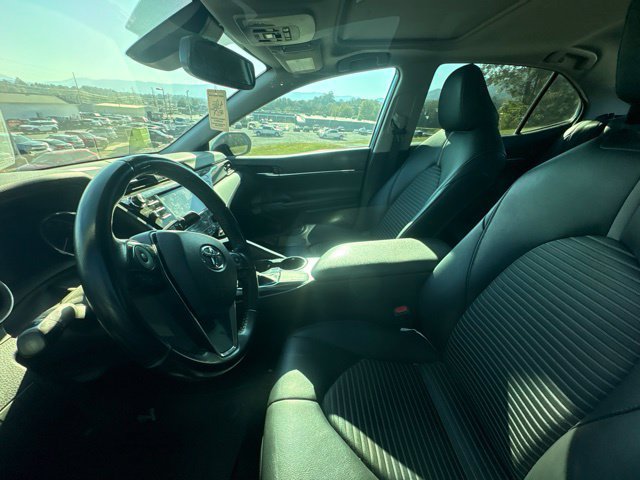 Used 2019 Toyota Camry SE w/ Convenience Package FWD image 9