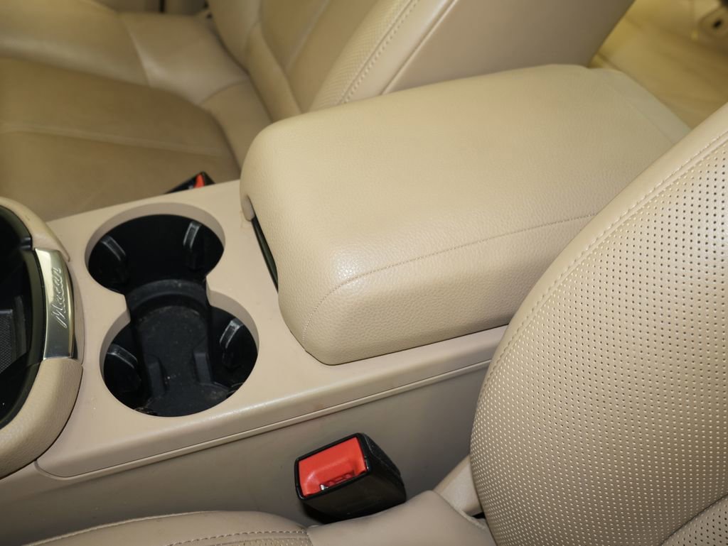 Certified 2024 Porsche Macan image 34