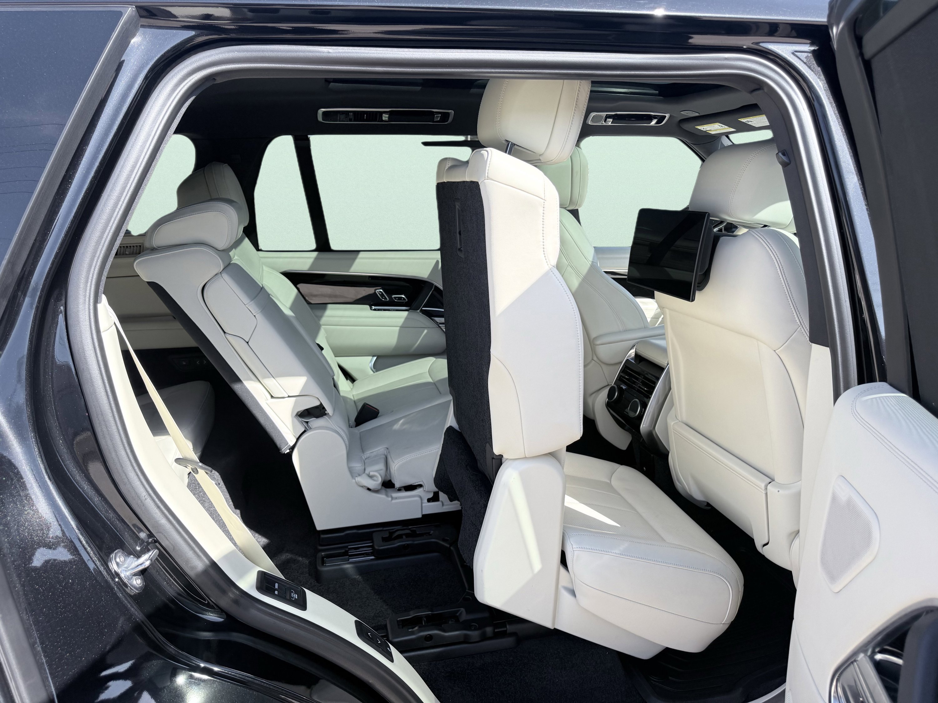 Used 2023 Land Rover Range Rover Long Wheelbase Autobiography image 57