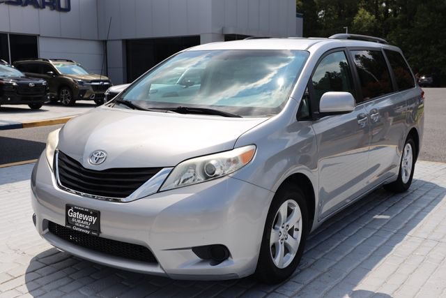 Used 2012 Toyota Sienna LE w/ Towing Pkg