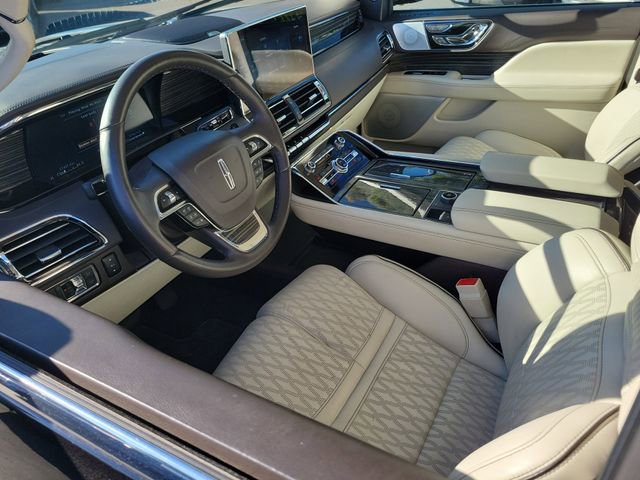 Used 2023 Lincoln Navigator Black Label image 3