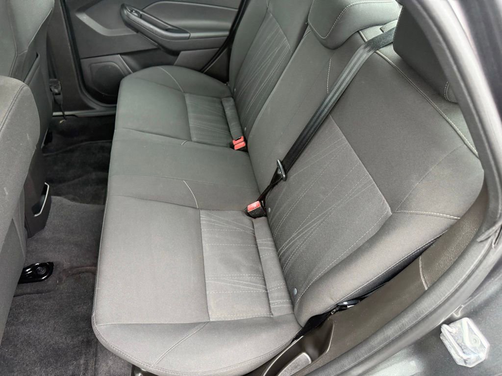 Used 2017 Ford Focus SE FWD image 27