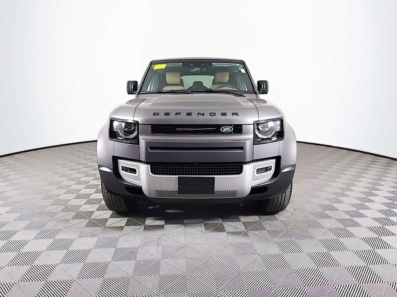 Used 2025 Land Rover Defender 110 S AWD/4WD image 2