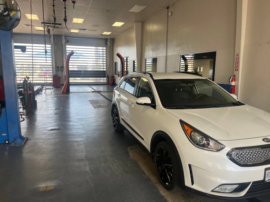 Used 2019 Kia Niro S Touring FWD image 9