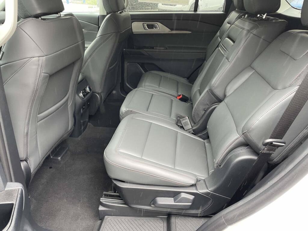 New 2026 Ford Explorer Active w/ Active Comfort Package AWD/4WD image 16