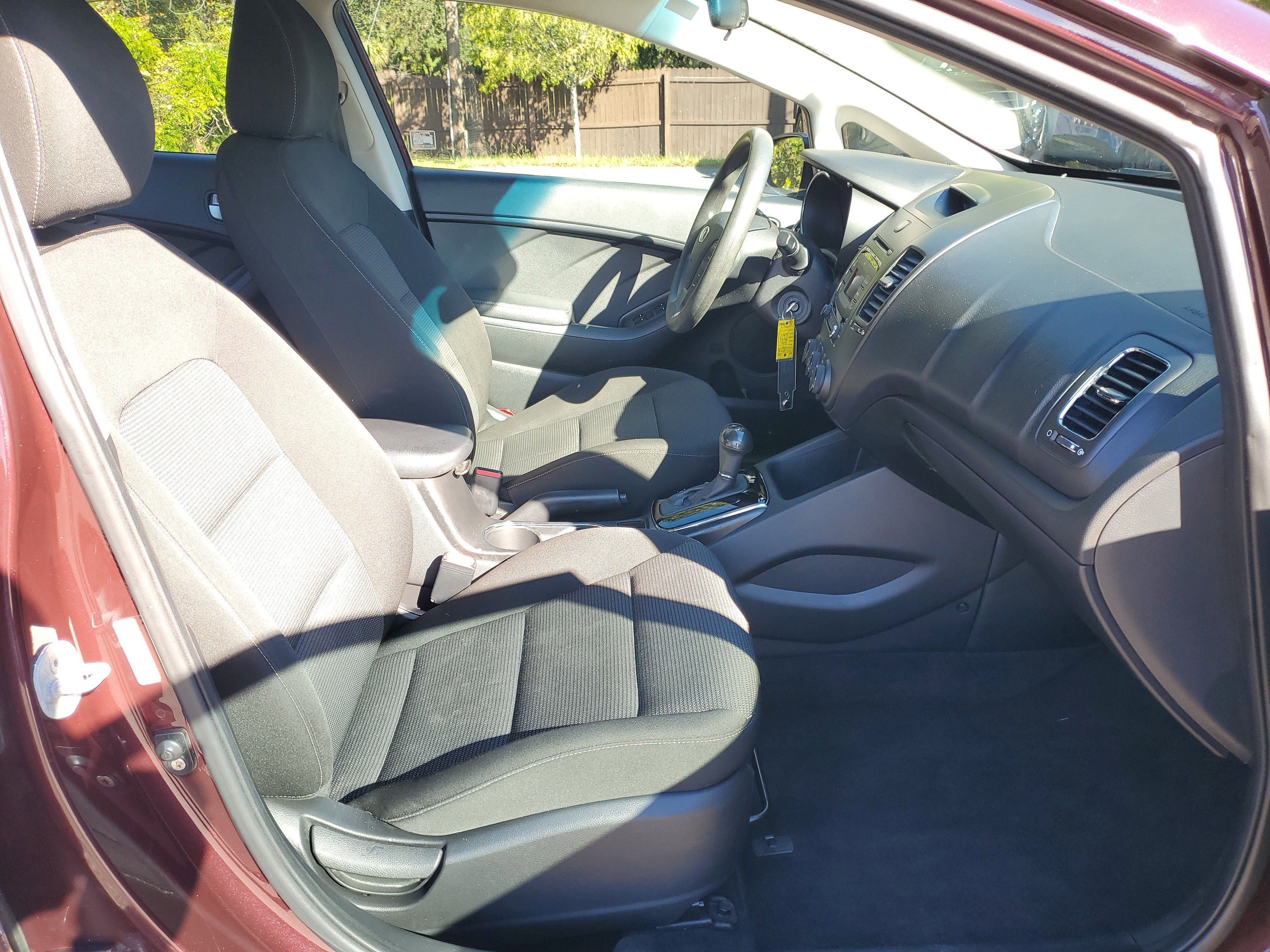 Used 2017 Kia Forte LX image 7