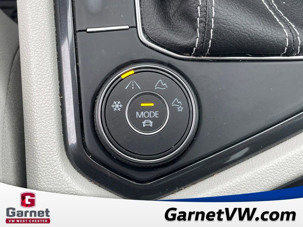Certified 2023 Volkswagen Tiguan SE w/ Panoramic Sunroof Package image 38