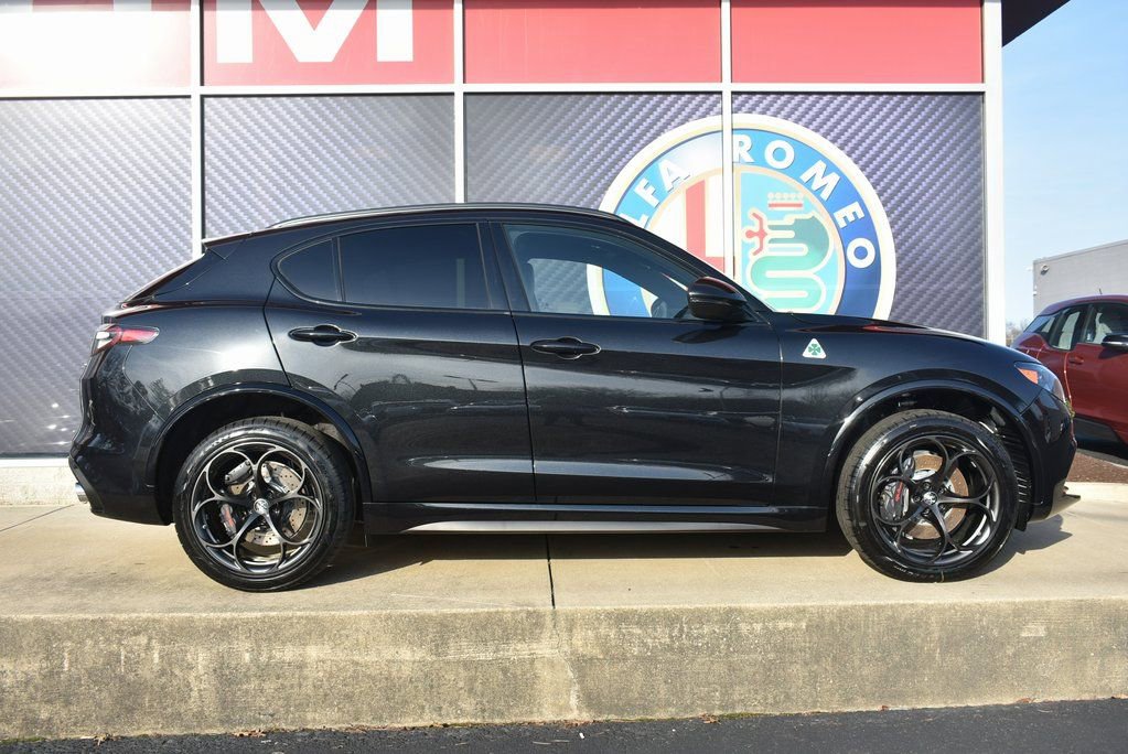 New 2024 Alfa Romeo Stelvio Quadrifoglio w/ Active Assist Plus Package AWD/4WD image 2