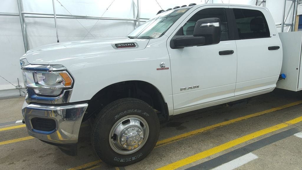 Used 2024 RAM 3500 SLT w/ Quick Order Package 2YG SLT AWD/4WD image 4
