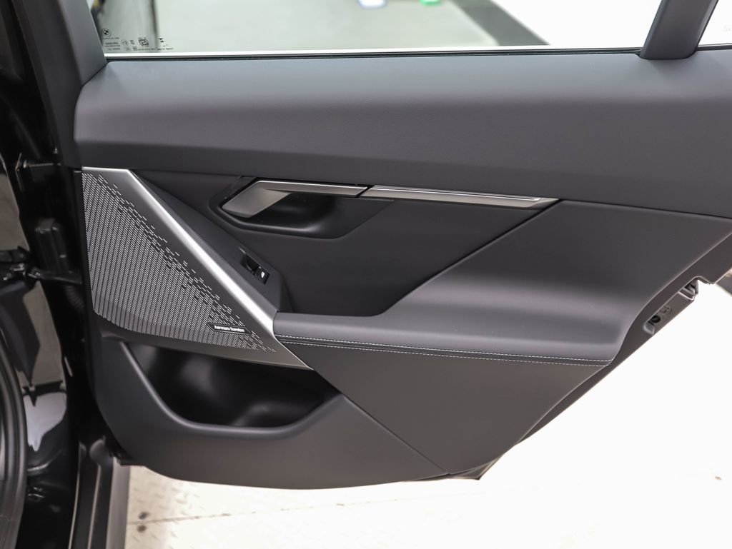 Used 2025 BMW i5 xDrive40 w/ Premium Package image 24