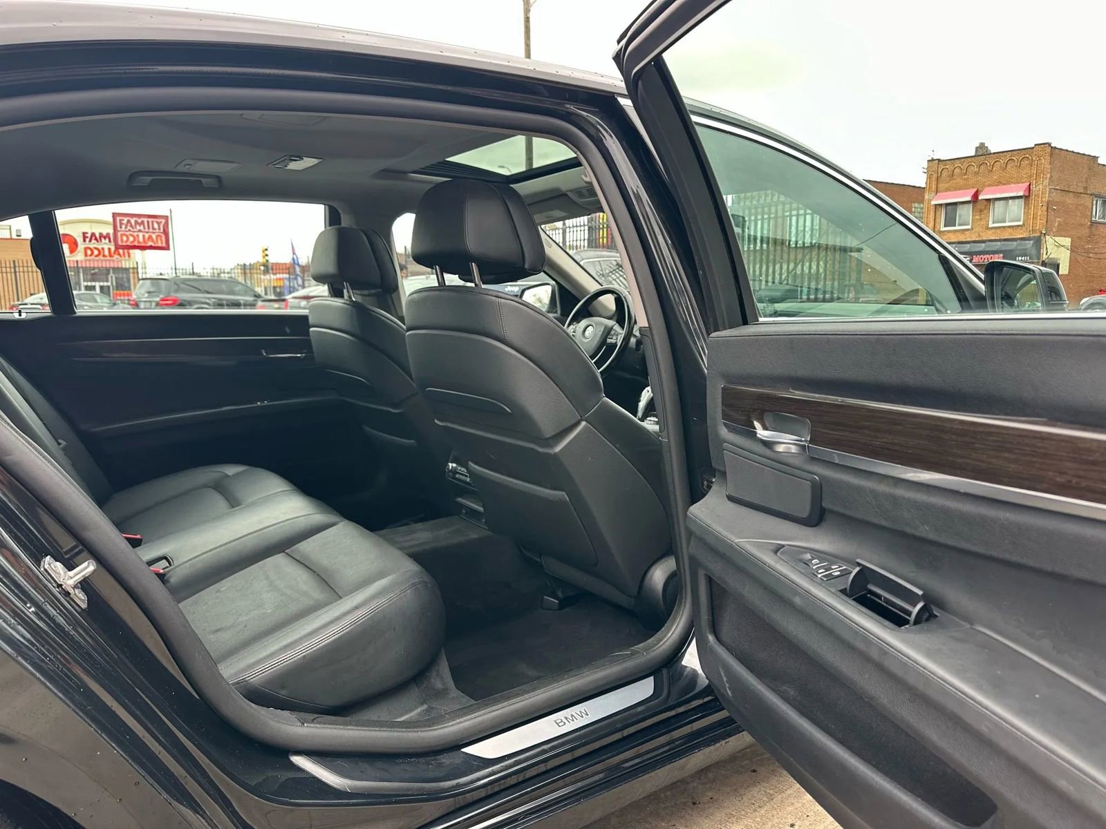 Used 2012 BMW 750Li xDrive image 17