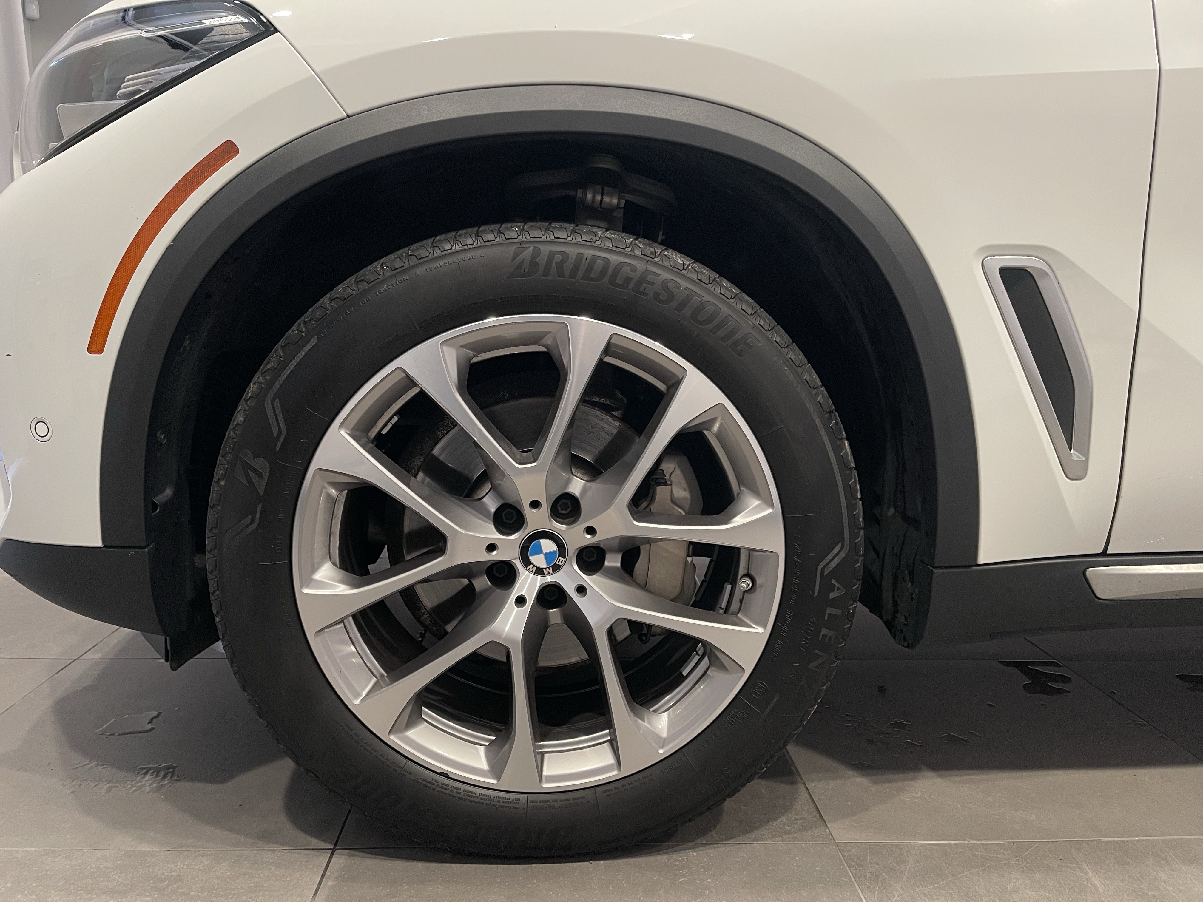 Used 2022 BMW X5 xDrive40i w/ Premium Package AWD/4WD image 7