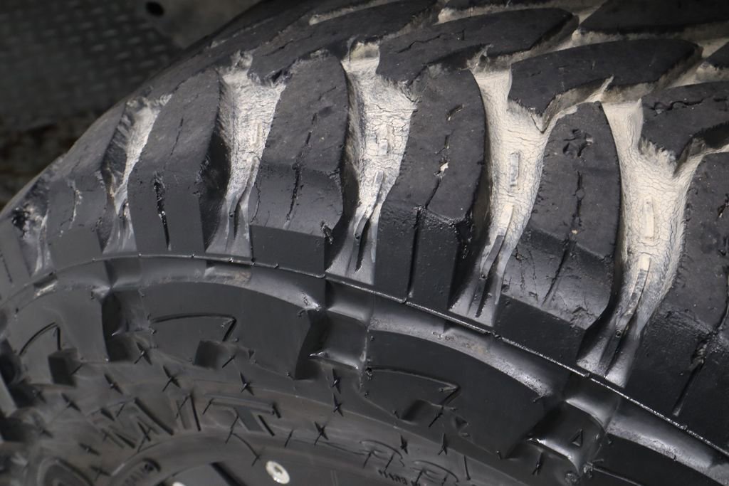 Used 2018 Jeep Wrangler Unlimited Sahara w/ Cold Weather Group image 19