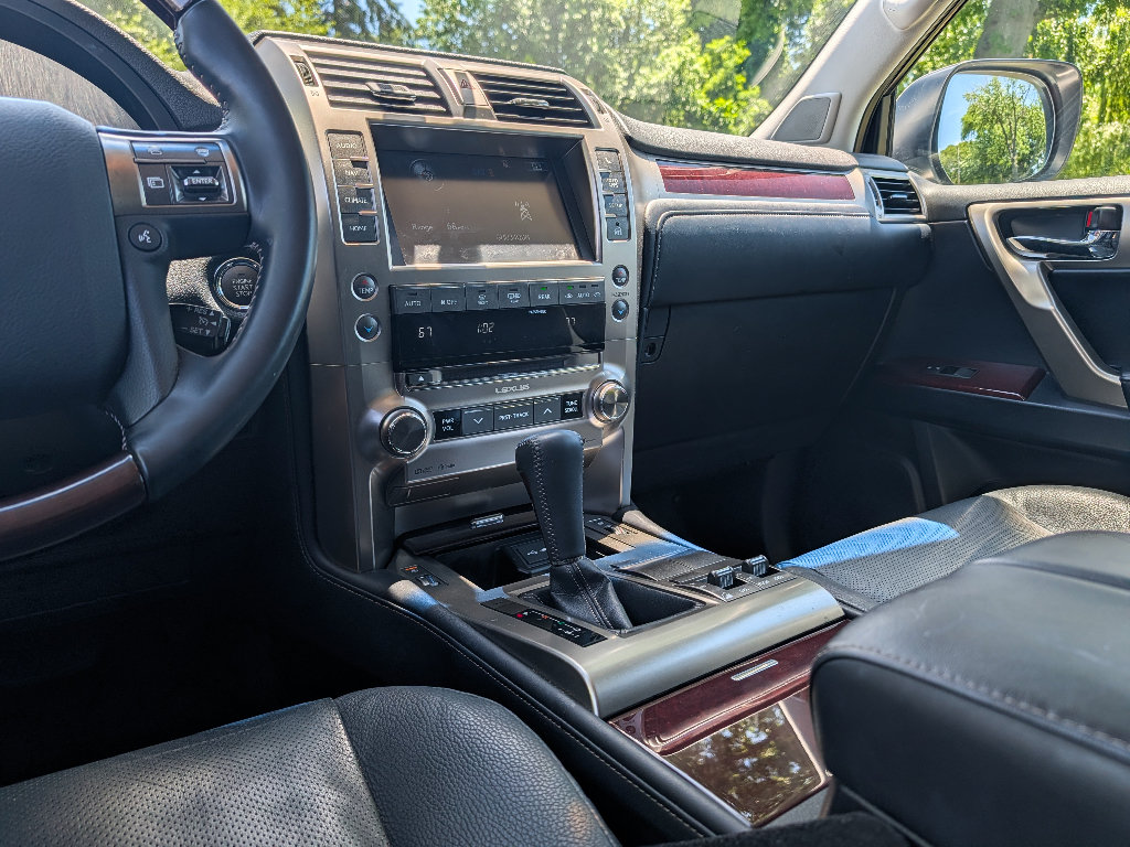 Used 2019 Lexus GX 460 Premium AWD/4WD image 25