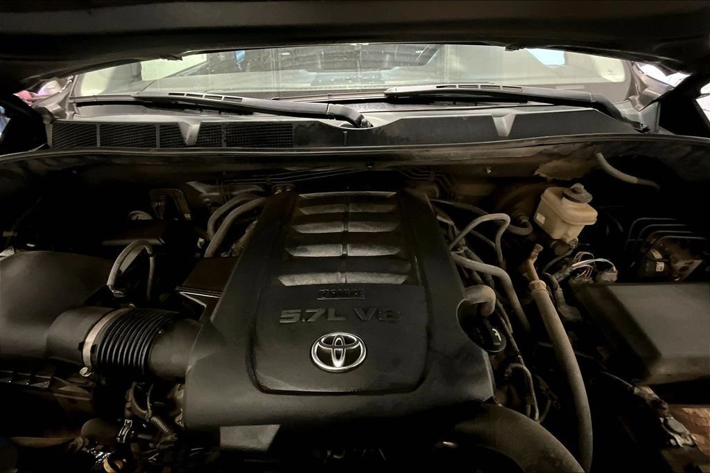 Used 2018 Toyota Tundra Platinum AWD/4WD image 30