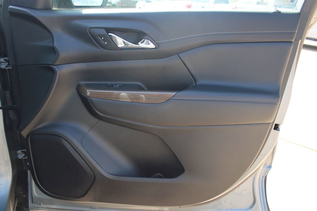 Used 2023 GMC Acadia SLE w/ Driver Convenience Package AWD/4WD image 45