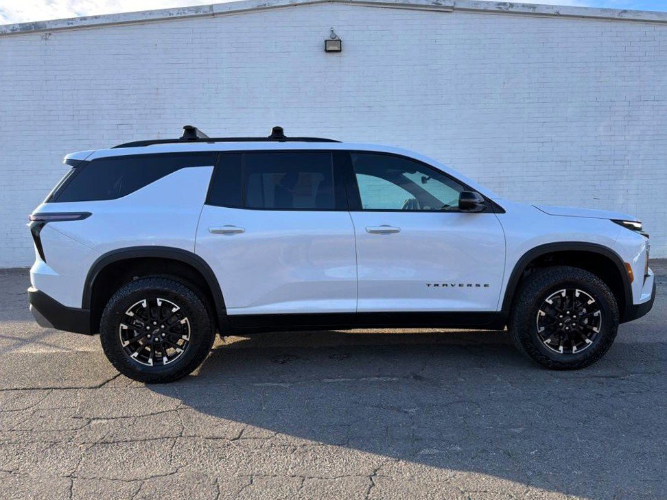 New 2026 Chevrolet Traverse Z71 image 1