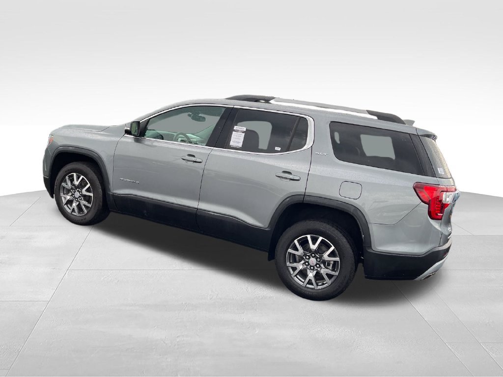 Used 2023 GMC Acadia SLT AWD/4WD image 3