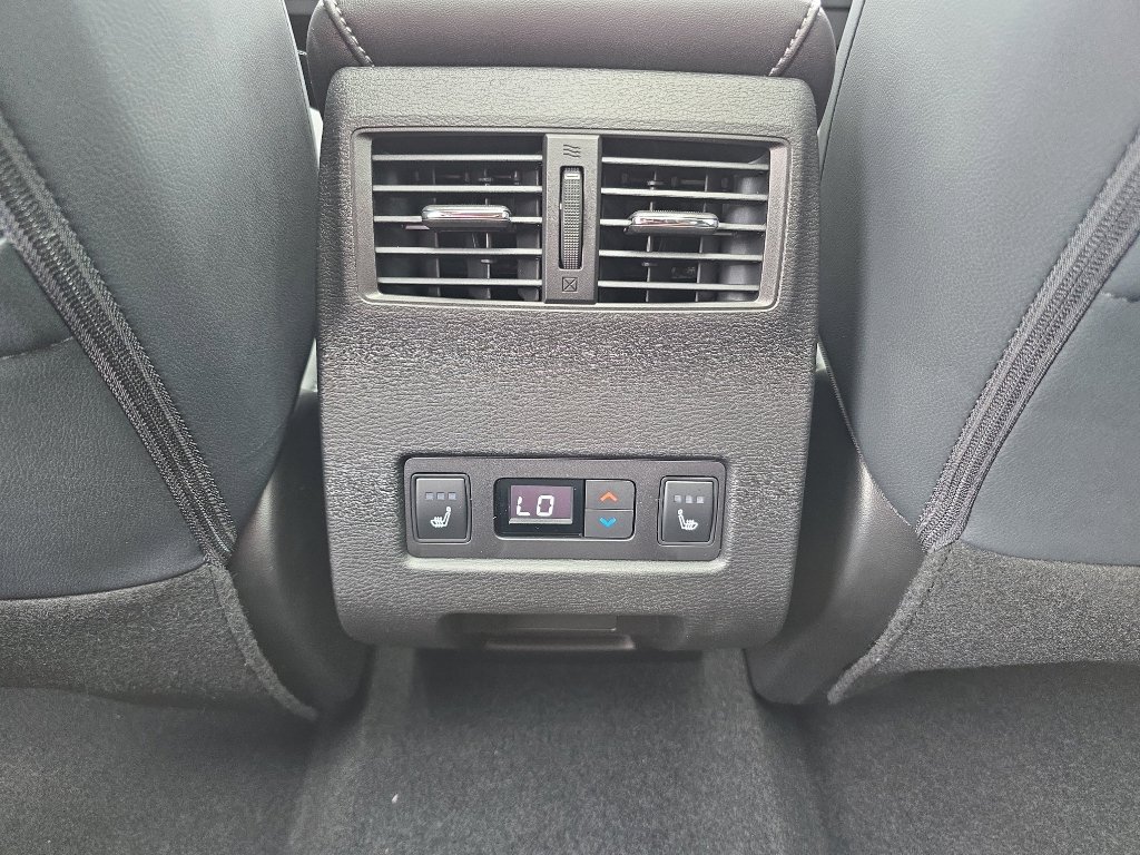 New 2026 Mitsubishi Outlander SEL Black Edition FWD image 11