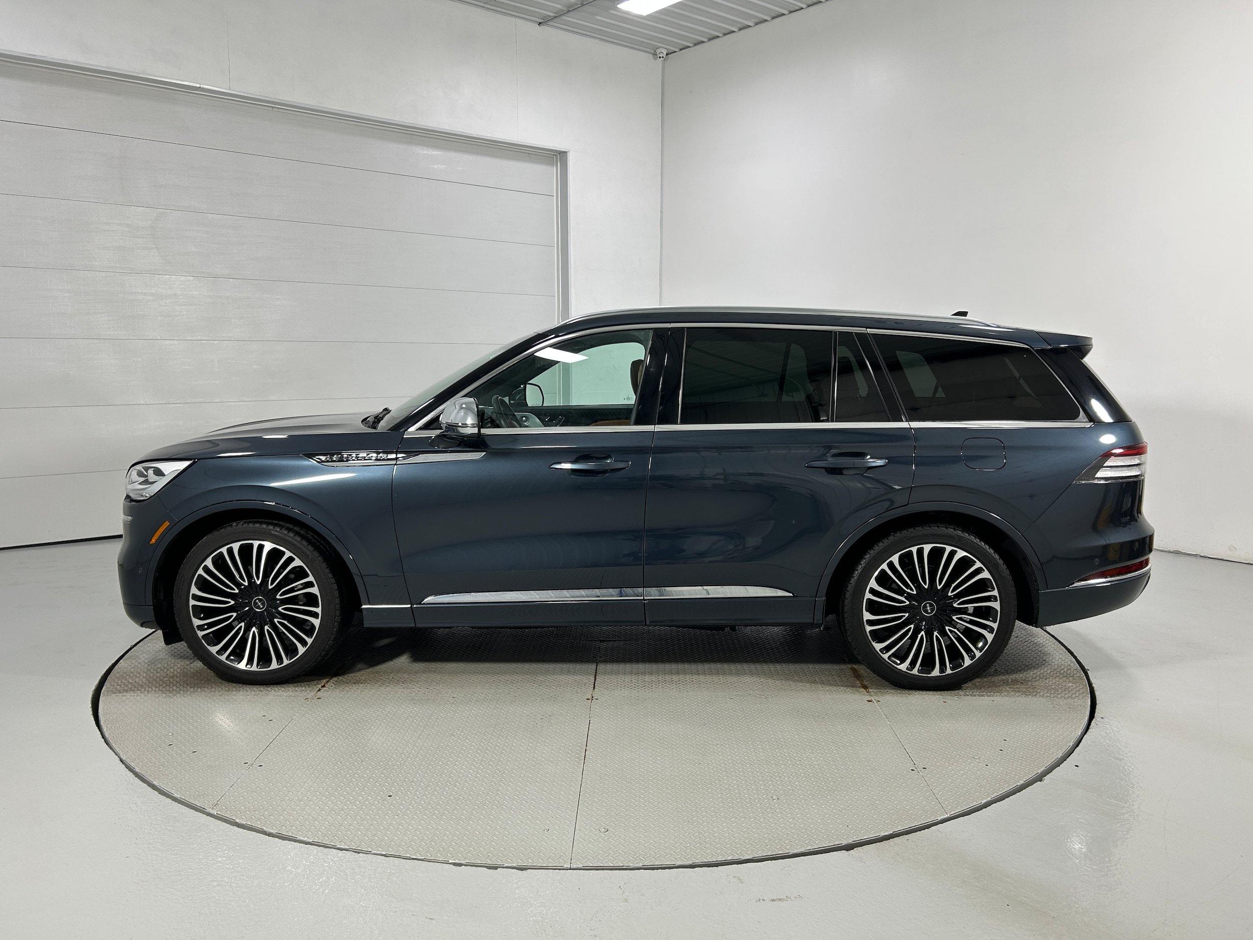 Used 2021 Lincoln Aviator Black Label w/ Dynamic Handling Package AWD/4WD image 21