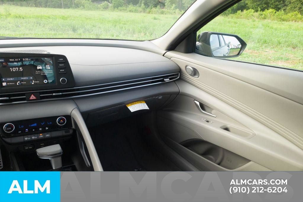 Certified 2025 Hyundai Elantra Sport FWD image 17