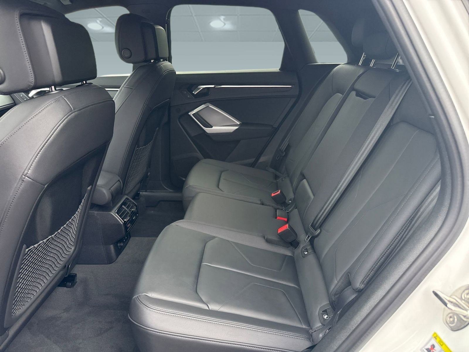 New 2025 Audi Q3 2.0T Premium image 14