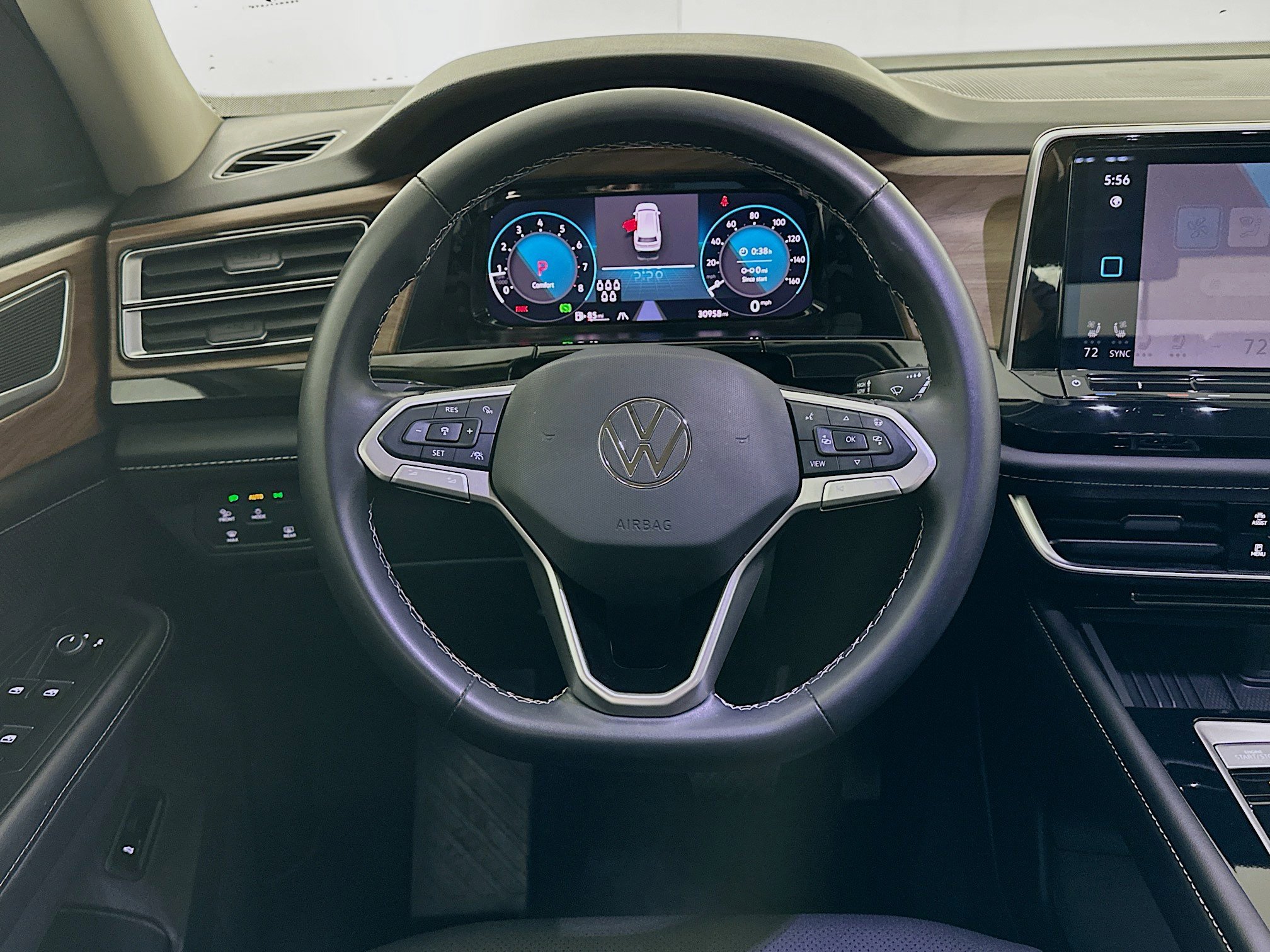 Used 2025 Volkswagen Atlas SE image 18