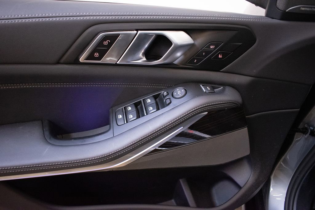 Certified 2026 BMW X5 xDrive40i w/ Climate Comfort Package image 23