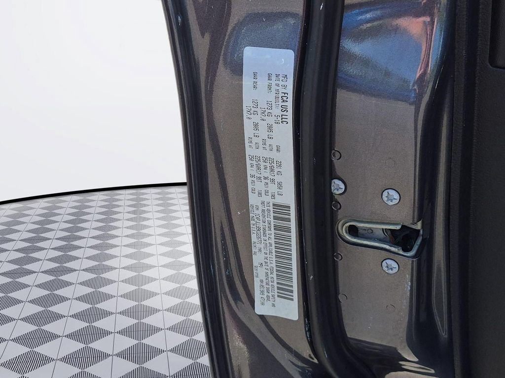 Used 2019 Jeep Cherokee Latitude Plus FWD image 32