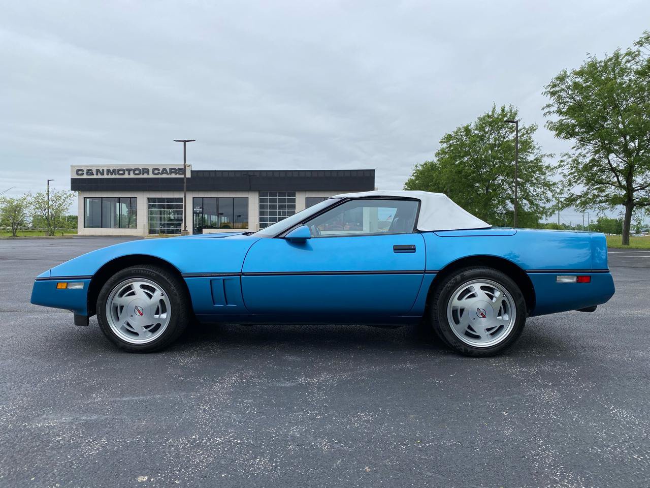 Used 1989 Chevrolet Corvette Convertible RWD image 16