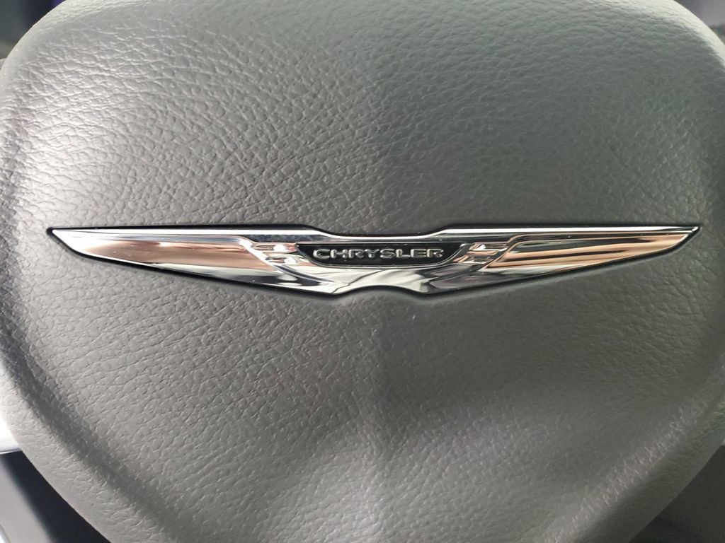 New 2026 Chrysler Pacifica Select FWD image 22