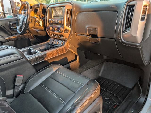 Used 2015 GMC Sierra 3500 Denali image 15