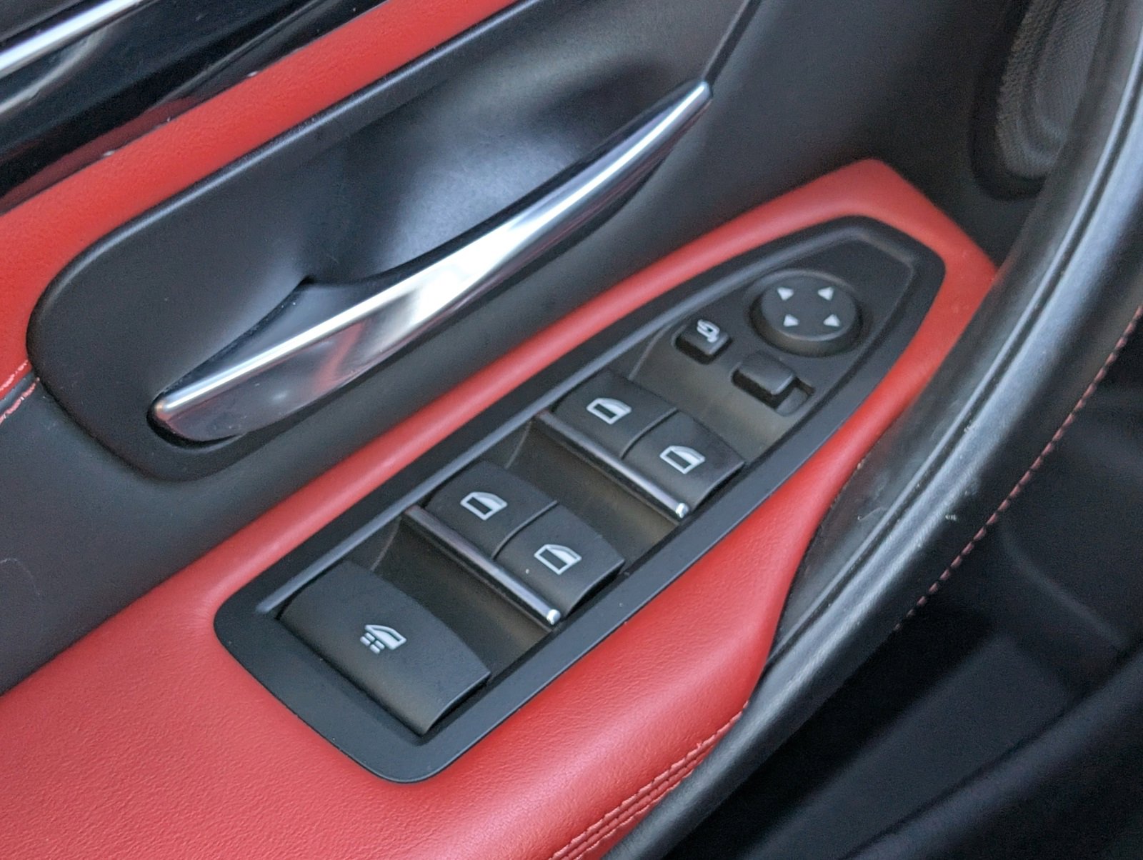 Used 2019 BMW M4 Convertible w/ Competition Package image 26