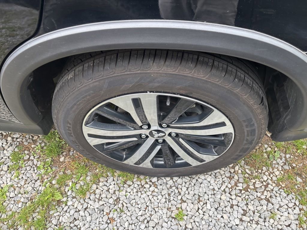 Used 2025 Mitsubishi Outlander SE AWD/4WD image 9