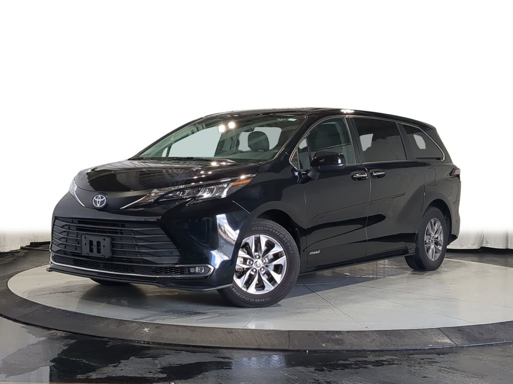 Used 2021 Toyota Sienna XLE FWD image 1