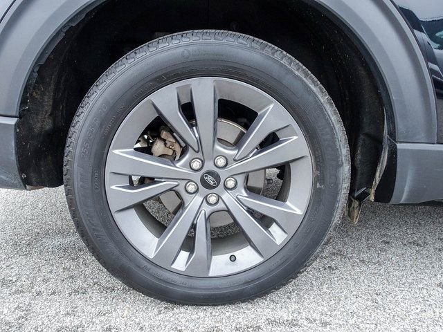 Used 2023 Ford Explorer XLT w/ Equipment Group 202A image 9