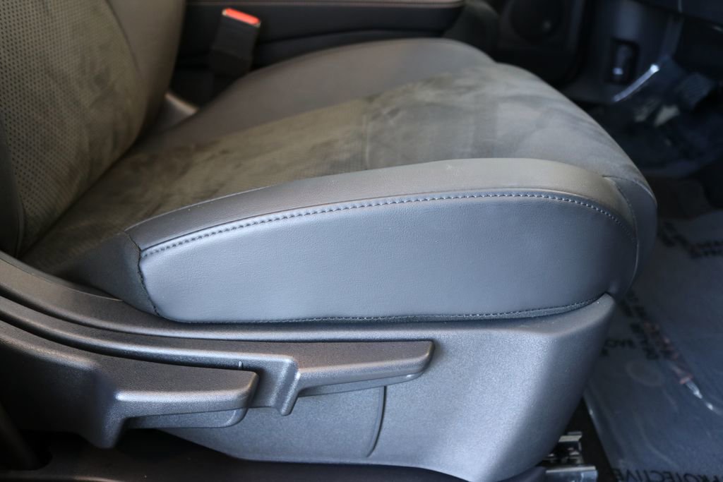 Used 2023 Nissan Ariya AWD image 38