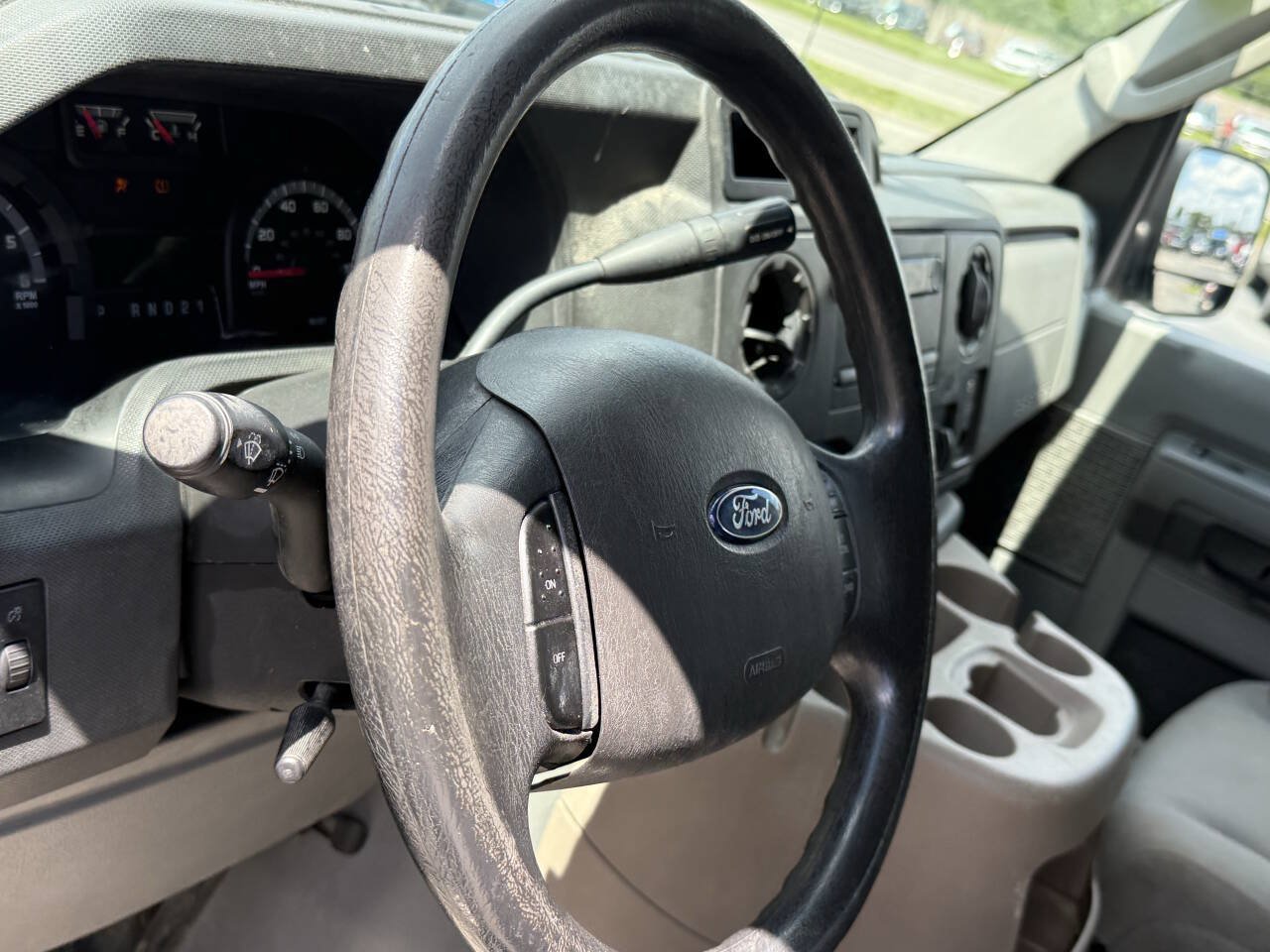 Used 2014 Ford E-250 and Econoline 250 w/ Power Group RWD image 9