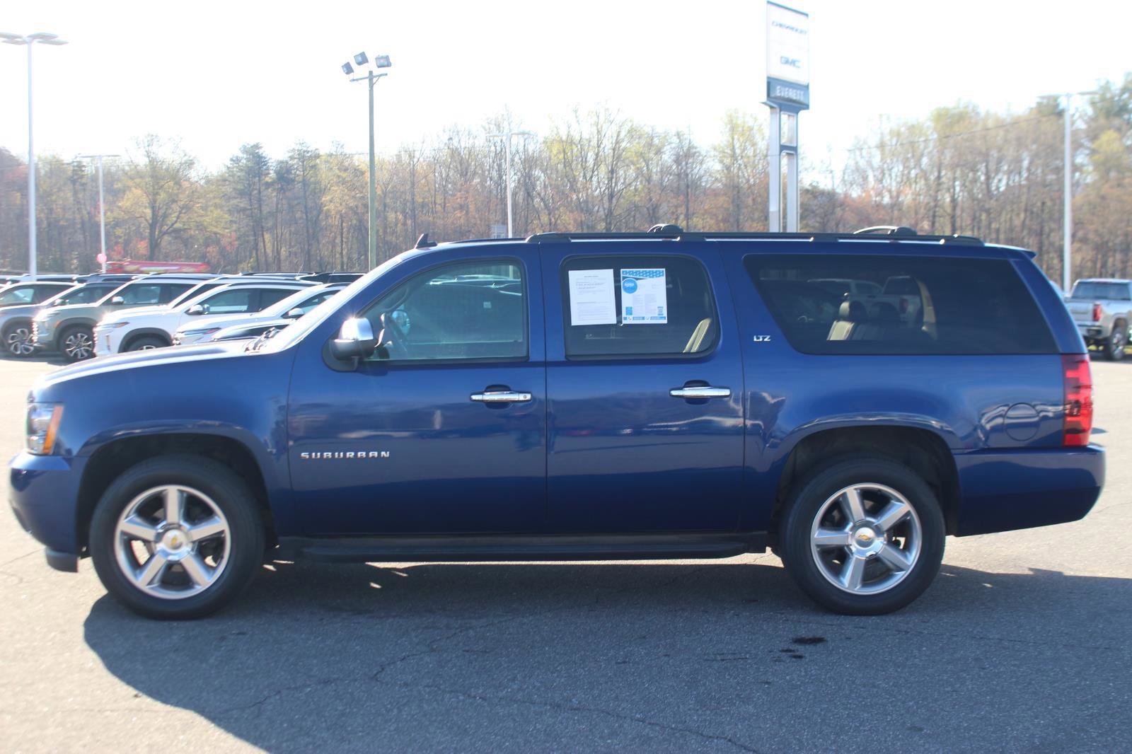 Used 2012 Chevrolet Suburban LTZ image 4
