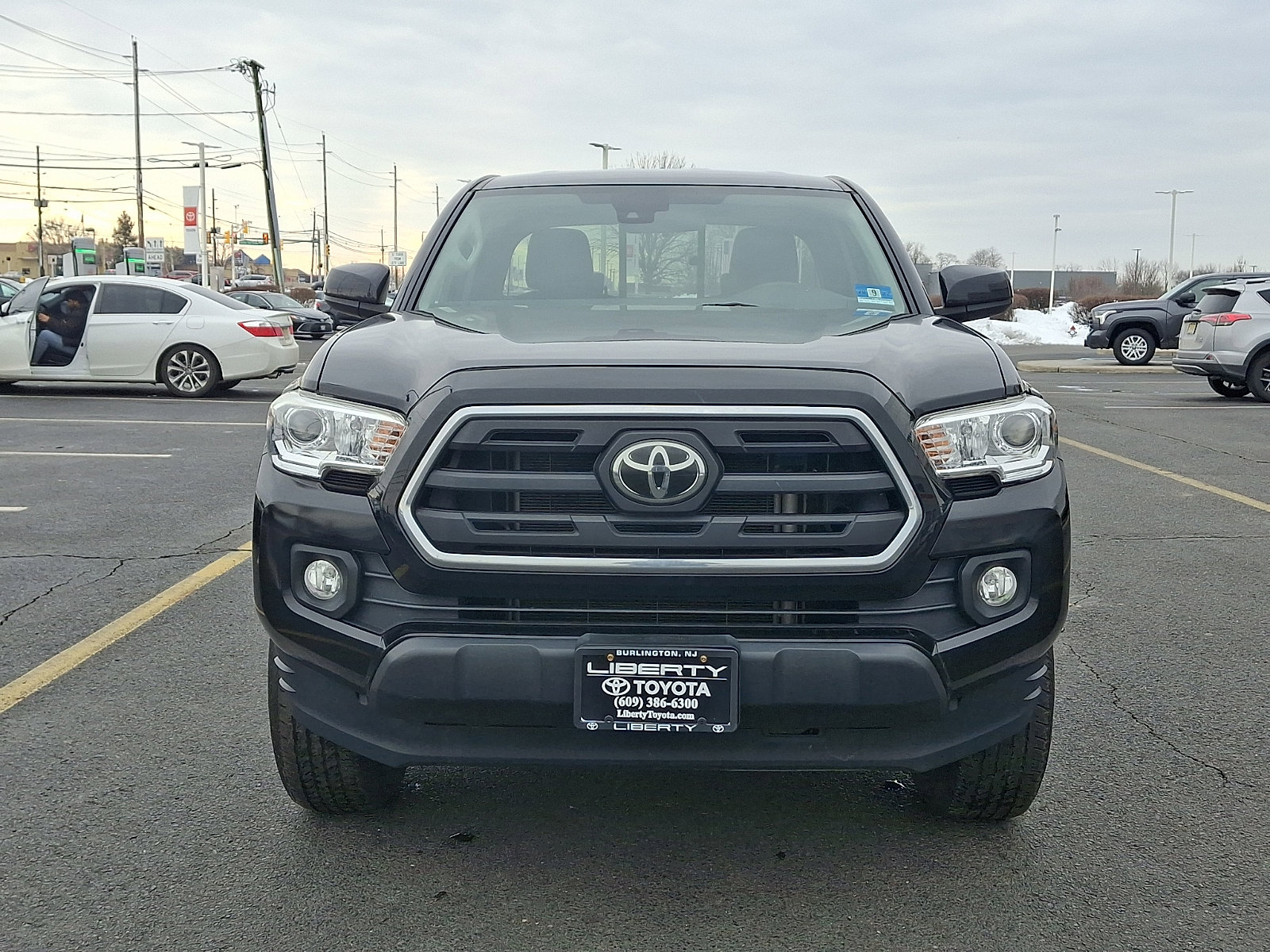 Used 2019 Toyota Tacoma SR5 image 2