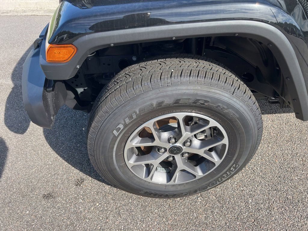New 2025 Jeep Gladiator Sport AWD/4WD image 10
