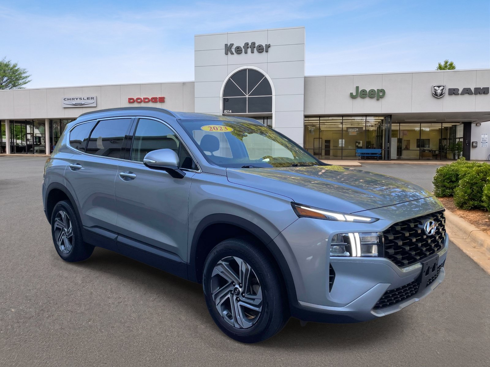 Used 2023 Hyundai Santa Fe SEL AWD/4WD image 3