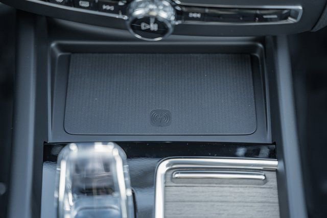 New 2026 Volvo XC60 B5 Plus w/ Climate Package image 25