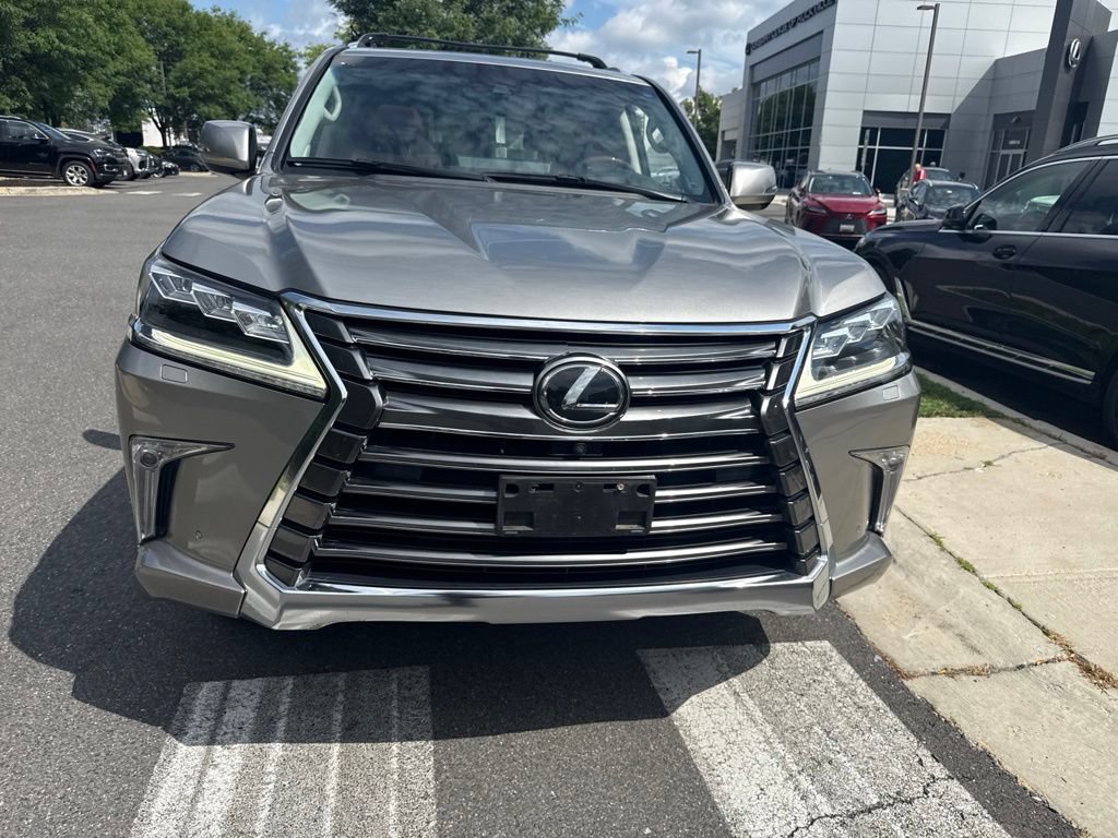 Used 2018 Lexus LX 570 4WD w/ Luxury Package image 2